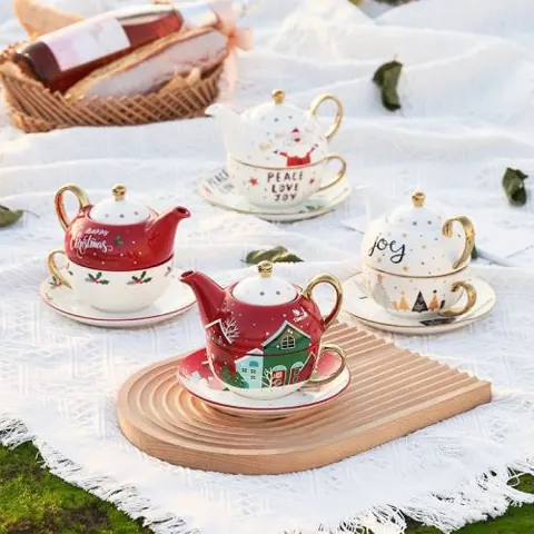 Christmas teapot & cup gift set — supplier listing photo